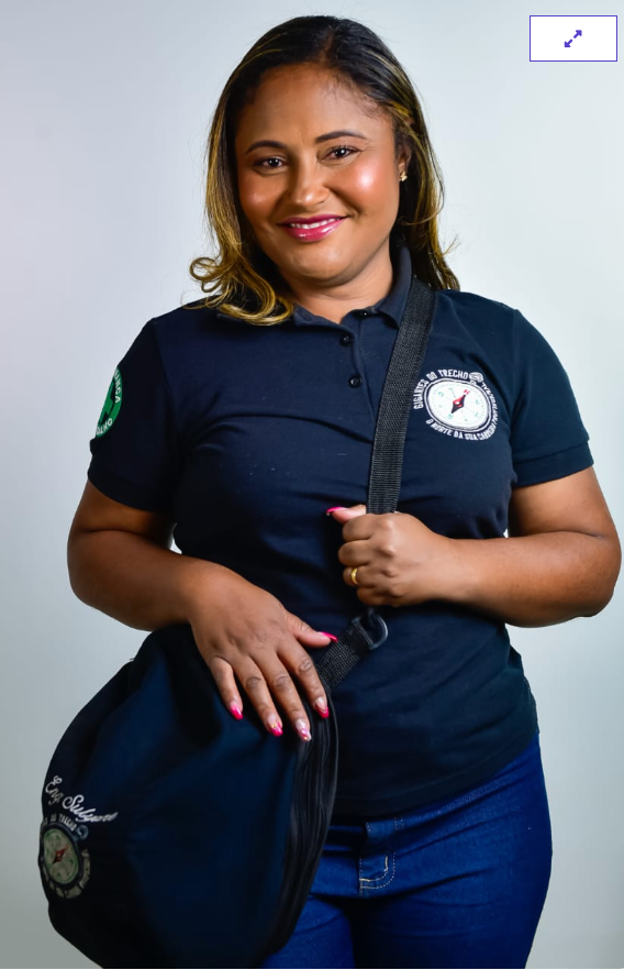 Profissional com bolsa personalizada Gigantes do Trecho
